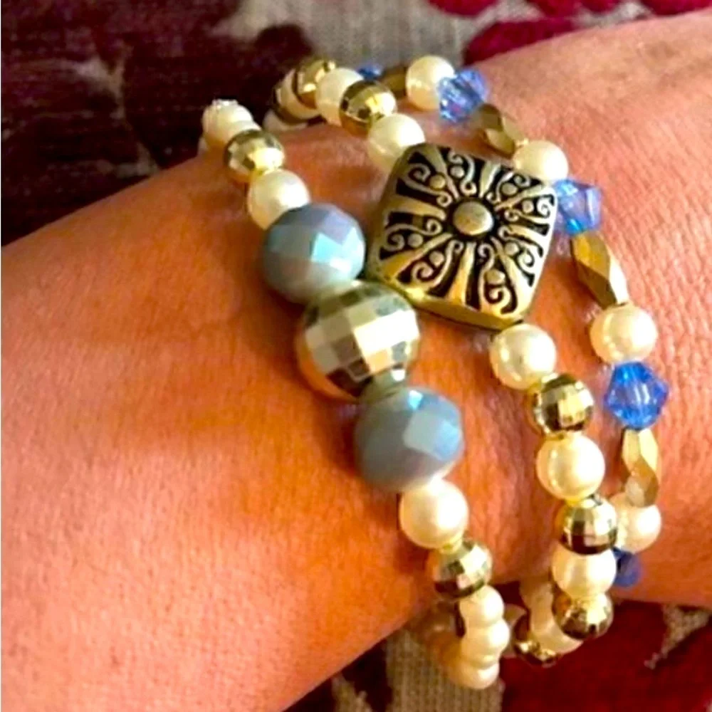 *30off3*‎ 3 Piece Elegant Gold and Blue Beaded Bracelet Set